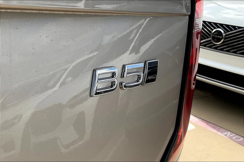New 2026 Volvo XC90 B5 Plus w/ Protection Package Premier AWD/4WD image 38