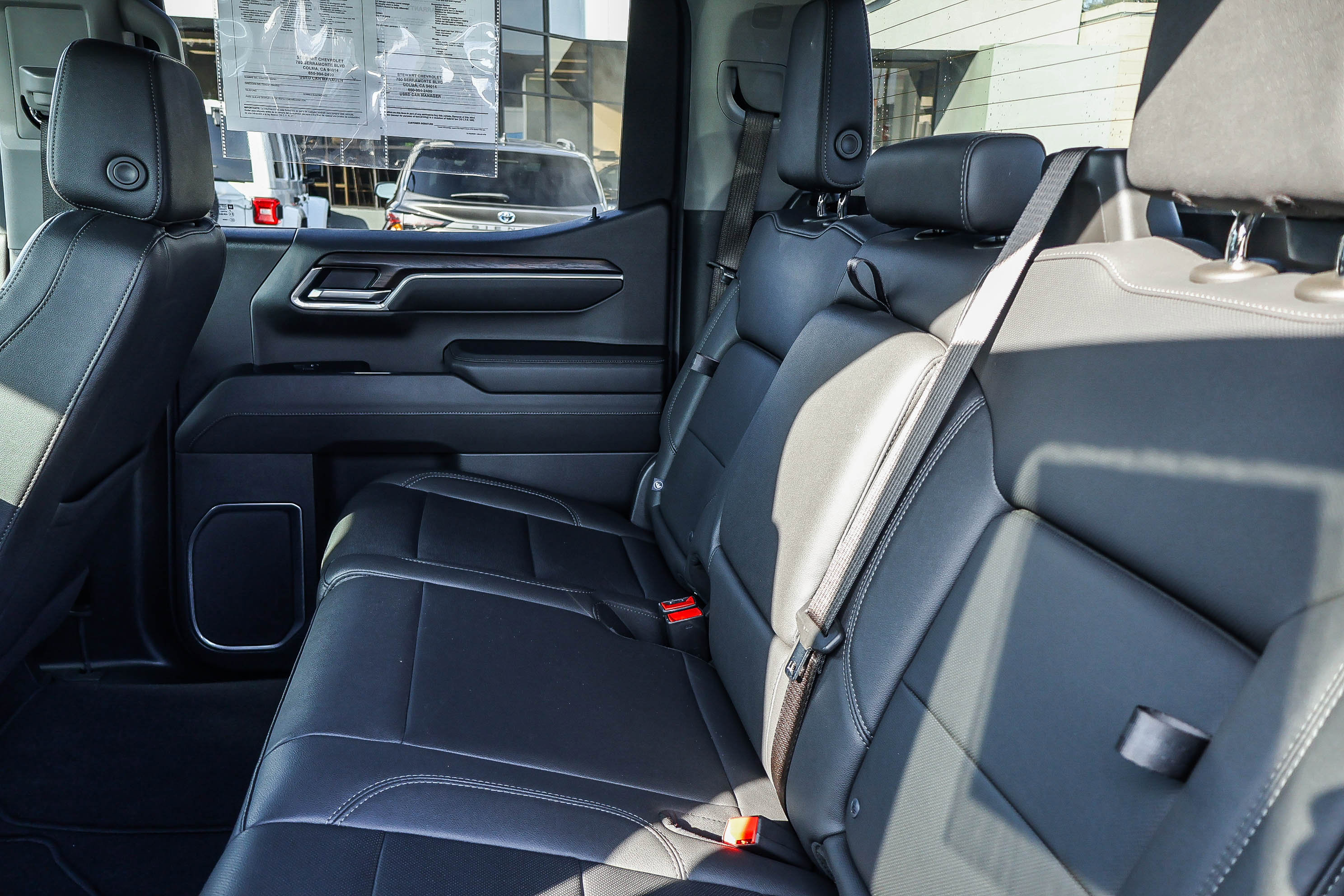 Certified 2025 GMC Sierra 1500 SLT image 16