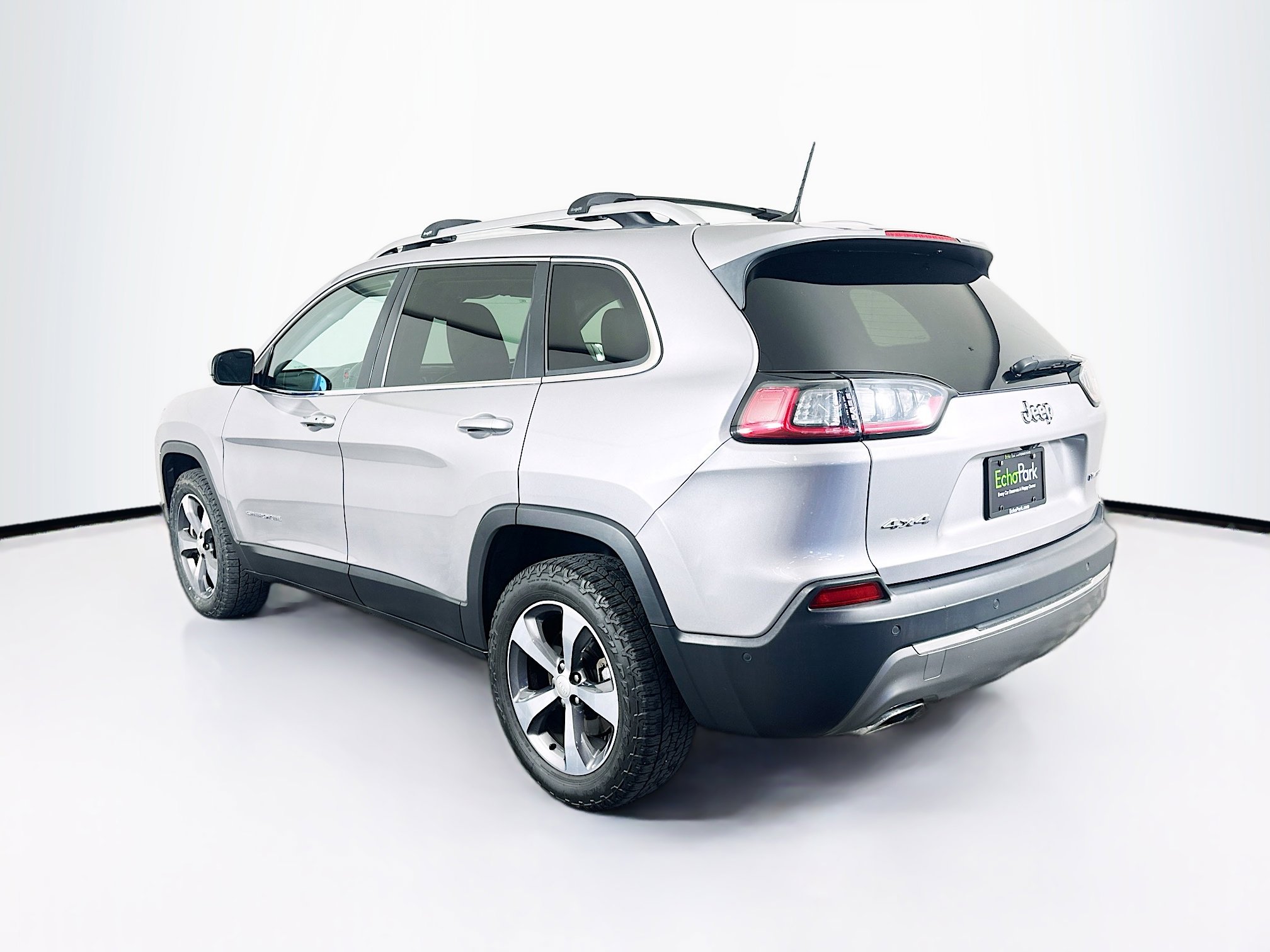 Used 2019 Jeep Cherokee Limited w/ Luxury Group AWD/4WD image 5