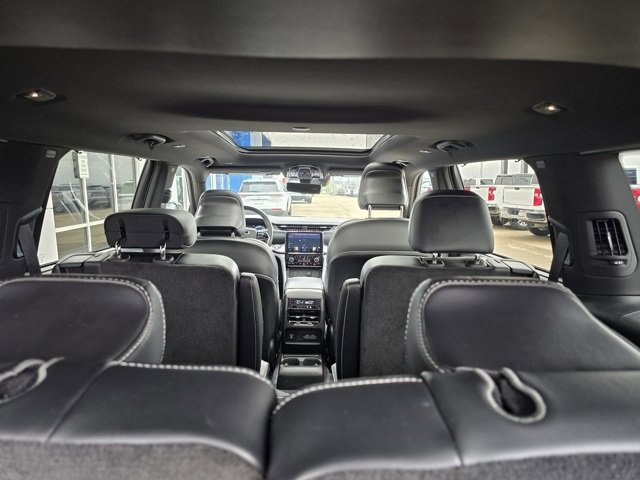 Used 2021 Jeep Grand Cherokee L Overland w/ Luxury Tech Group IV image 33