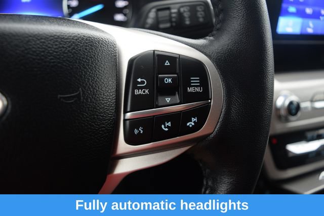 Used 2023 Ford Explorer XLT AWD/4WD image 5