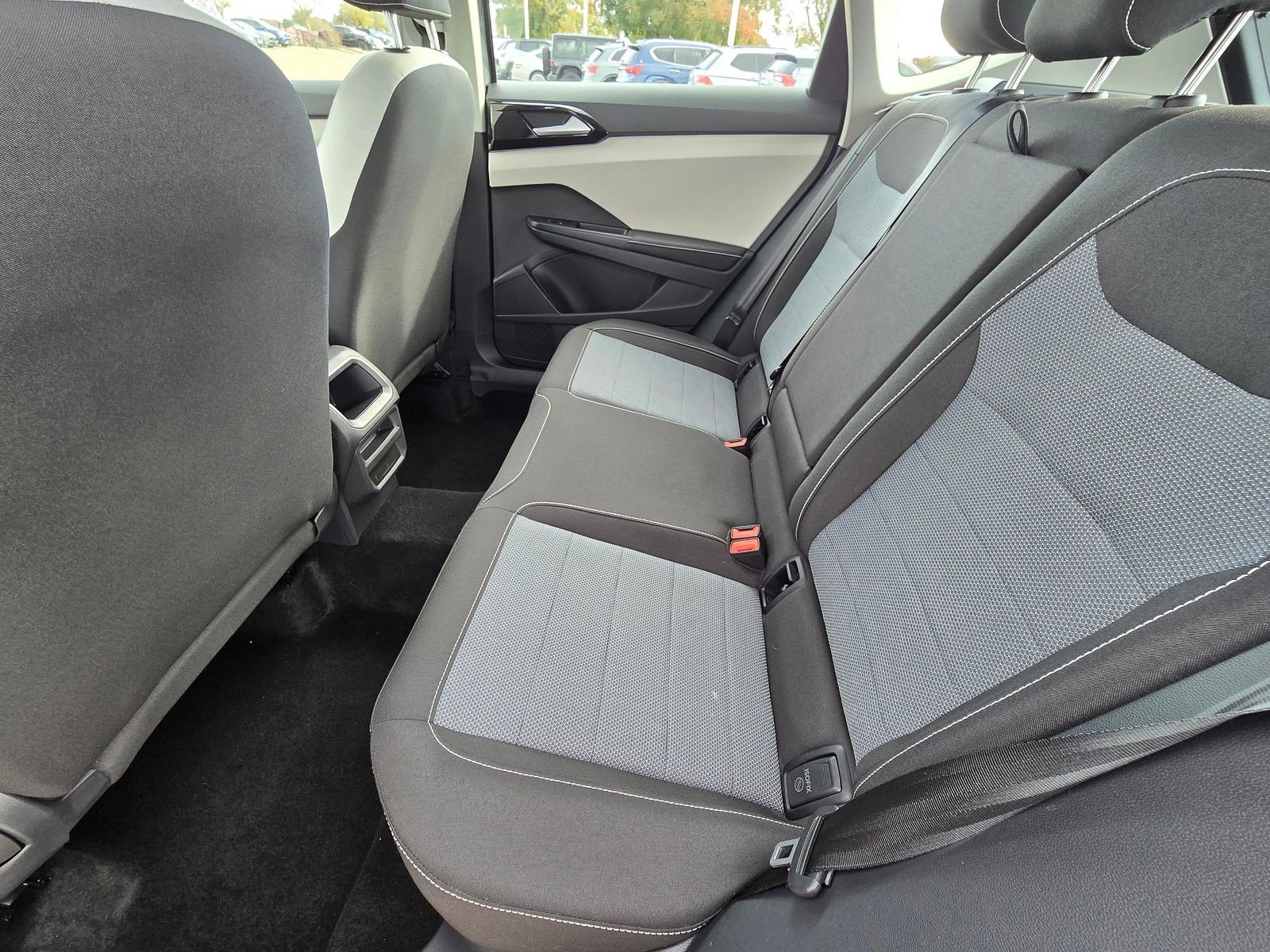 Used 2025 Volkswagen Taos S image 6