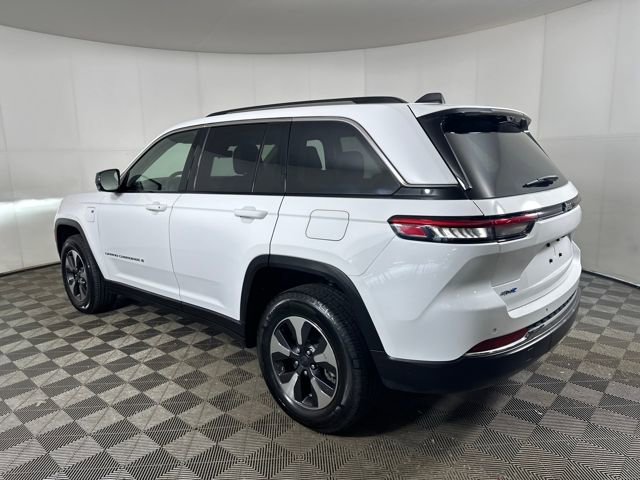 Used 2023 Jeep Grand Cherokee 4WD 4xe w/ Luxury Tech Group II image 5
