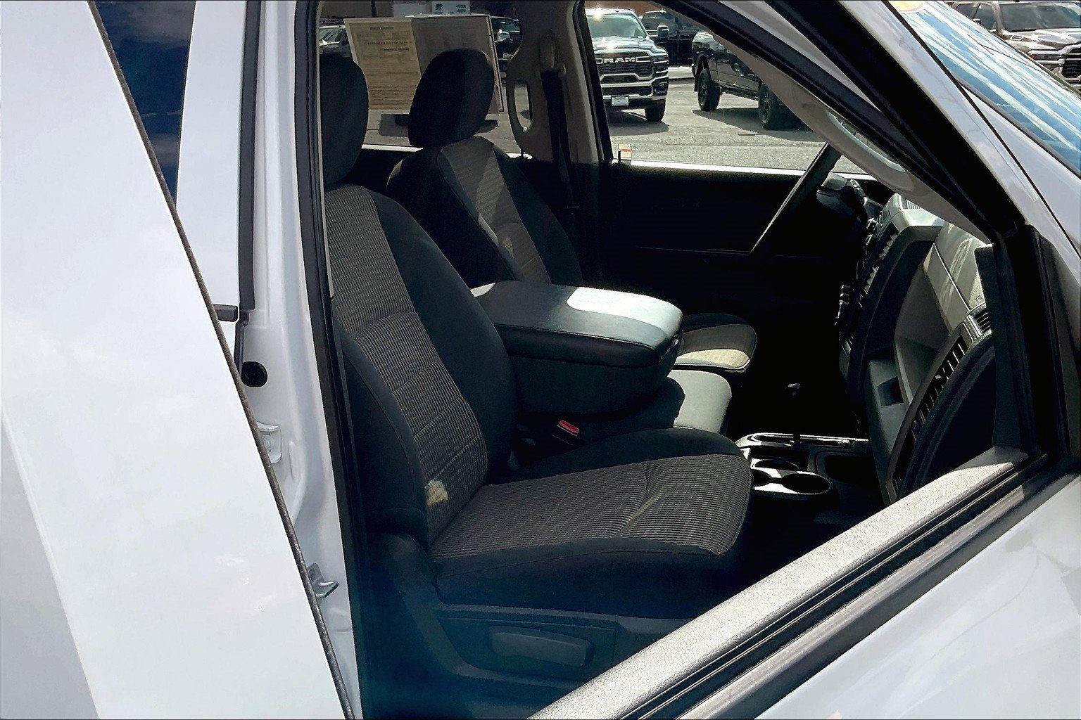 Used 2012 RAM 3500 ST w/ Chrome Appearance Group image 7