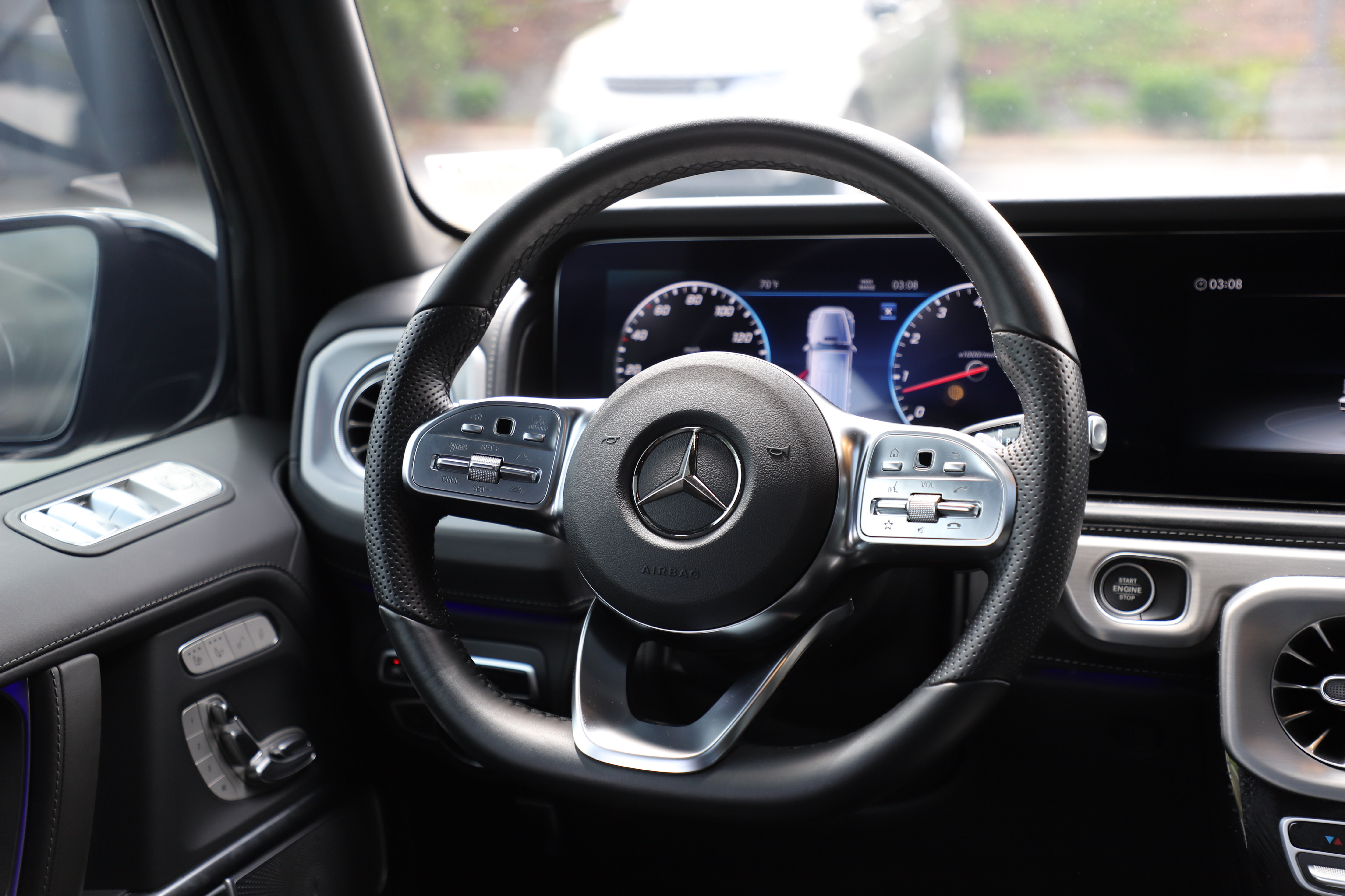 Used 2024 Mercedes-Benz G 550 image 17