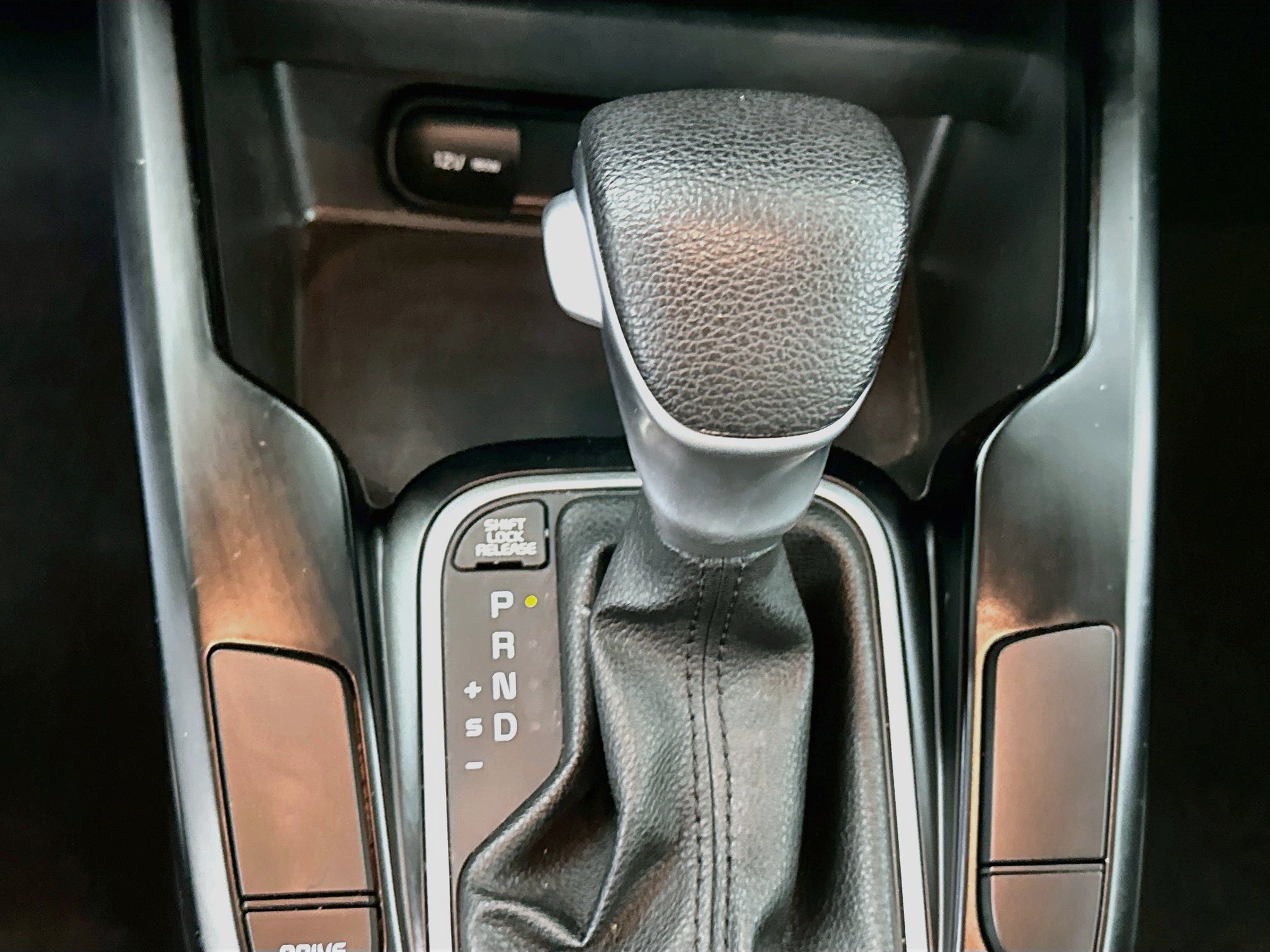 Used 2025 Kia Soul LX w/ LX Technology Package FWD image 24