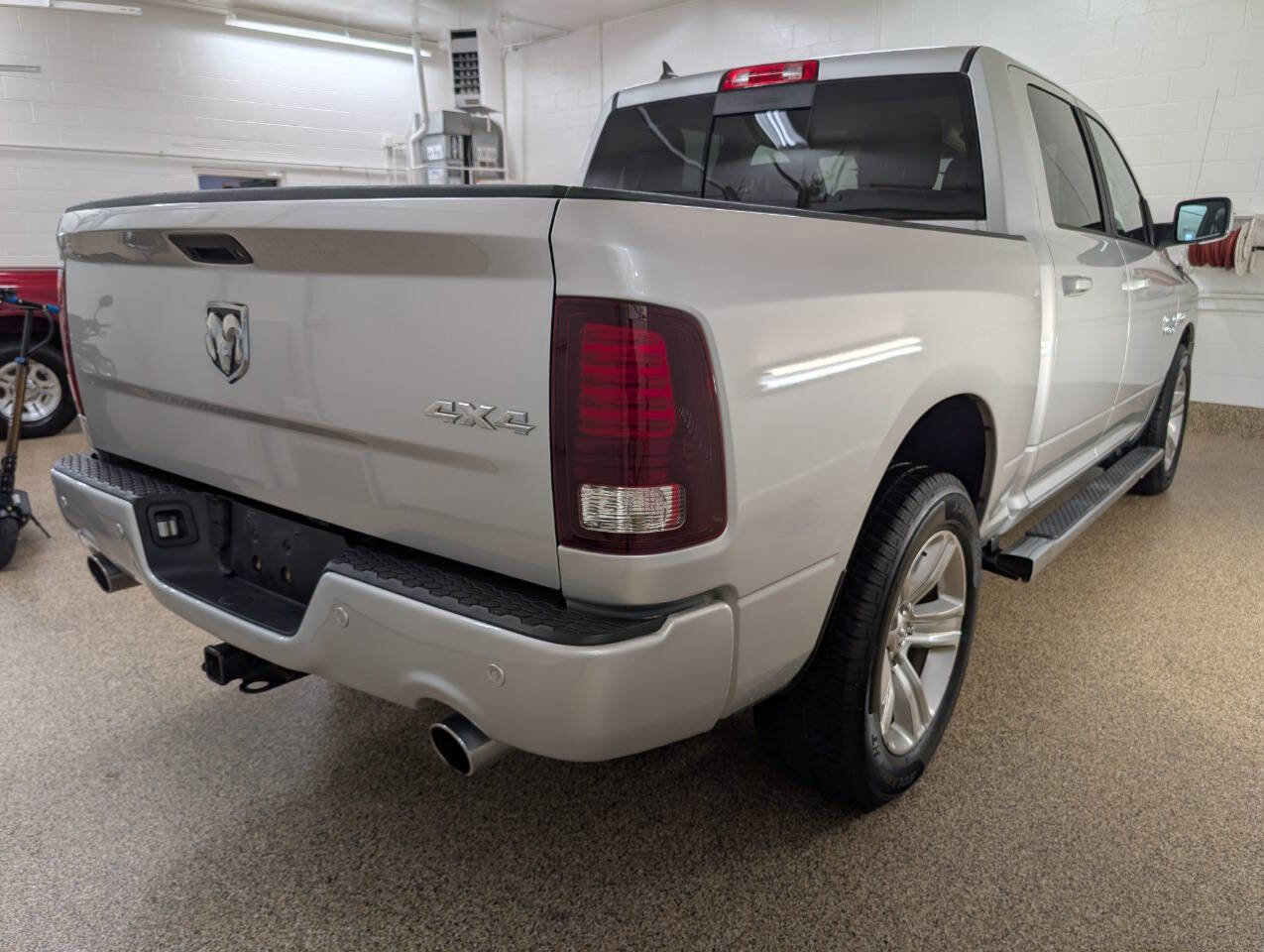 Used 2018 RAM 1500 Sport w/ Sport Premium Group image 6