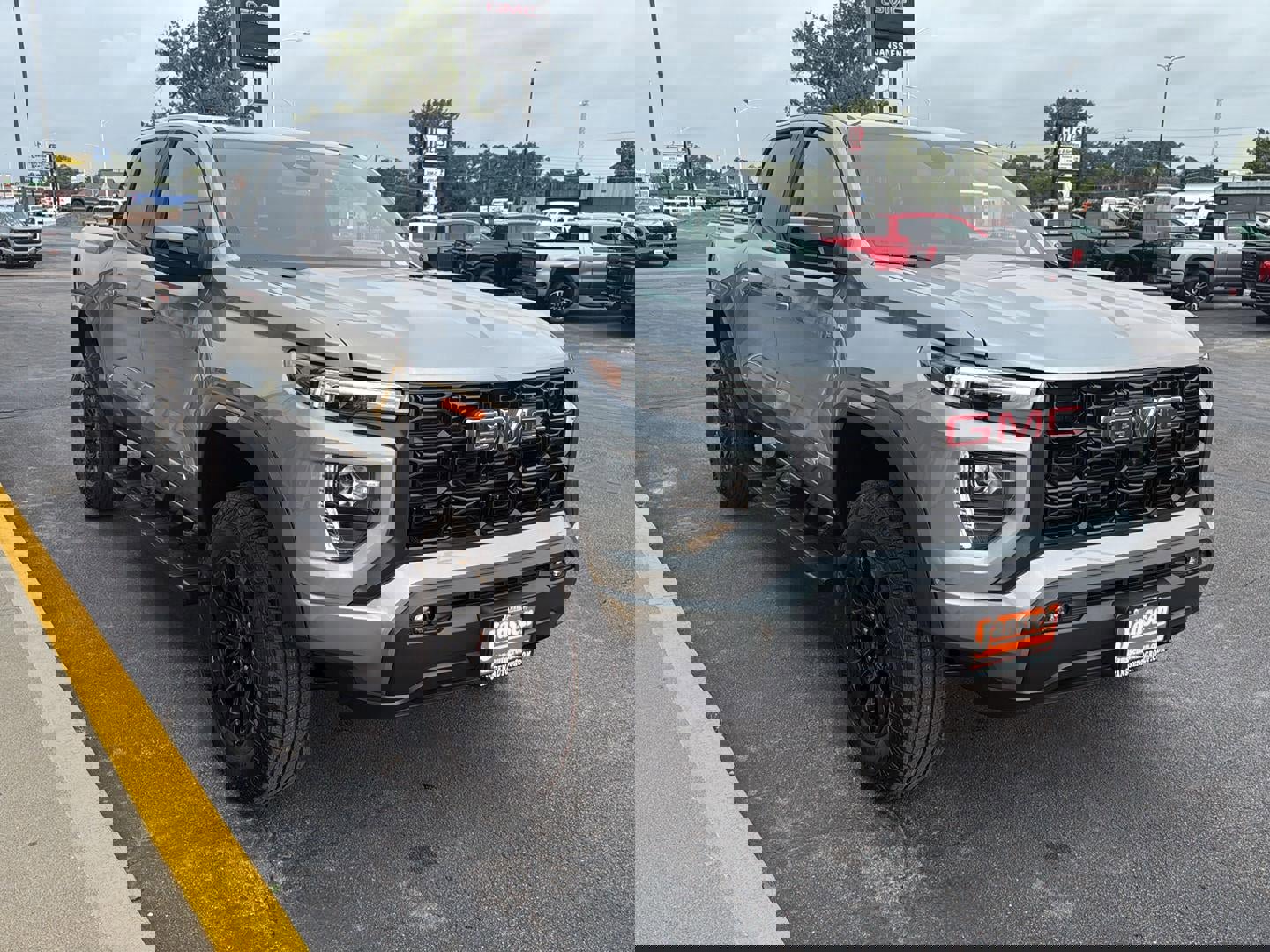 New 2026 GMC Canyon Elevation w/ Convenience Package image 8