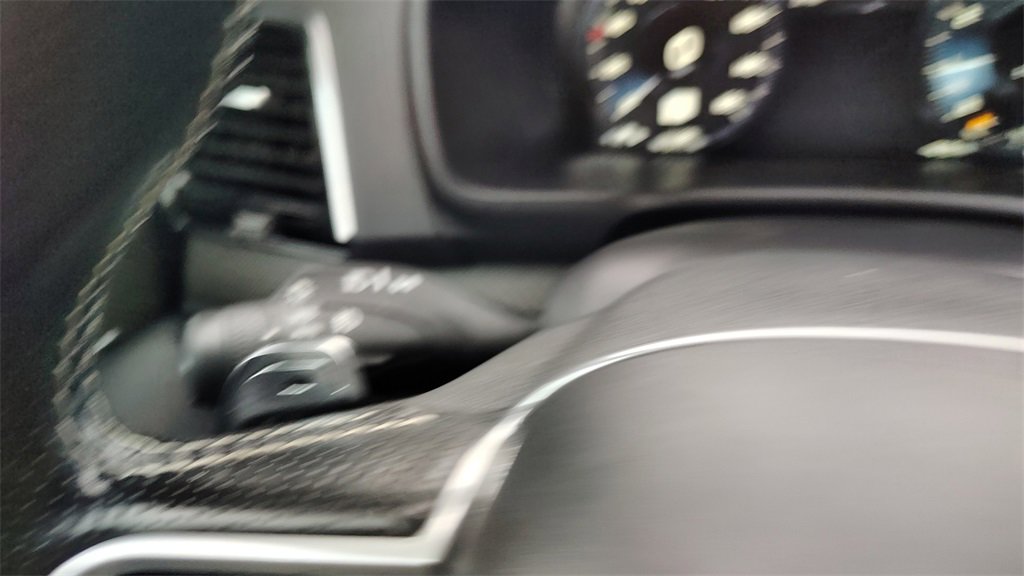 Used 2018 Volvo XC90 T6 R-Design w/ Convenience Package image 18