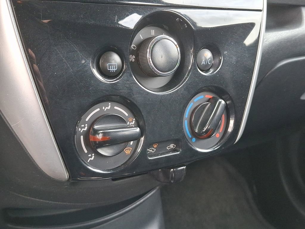Used 2015 Nissan Versa Note SV FWD image 15