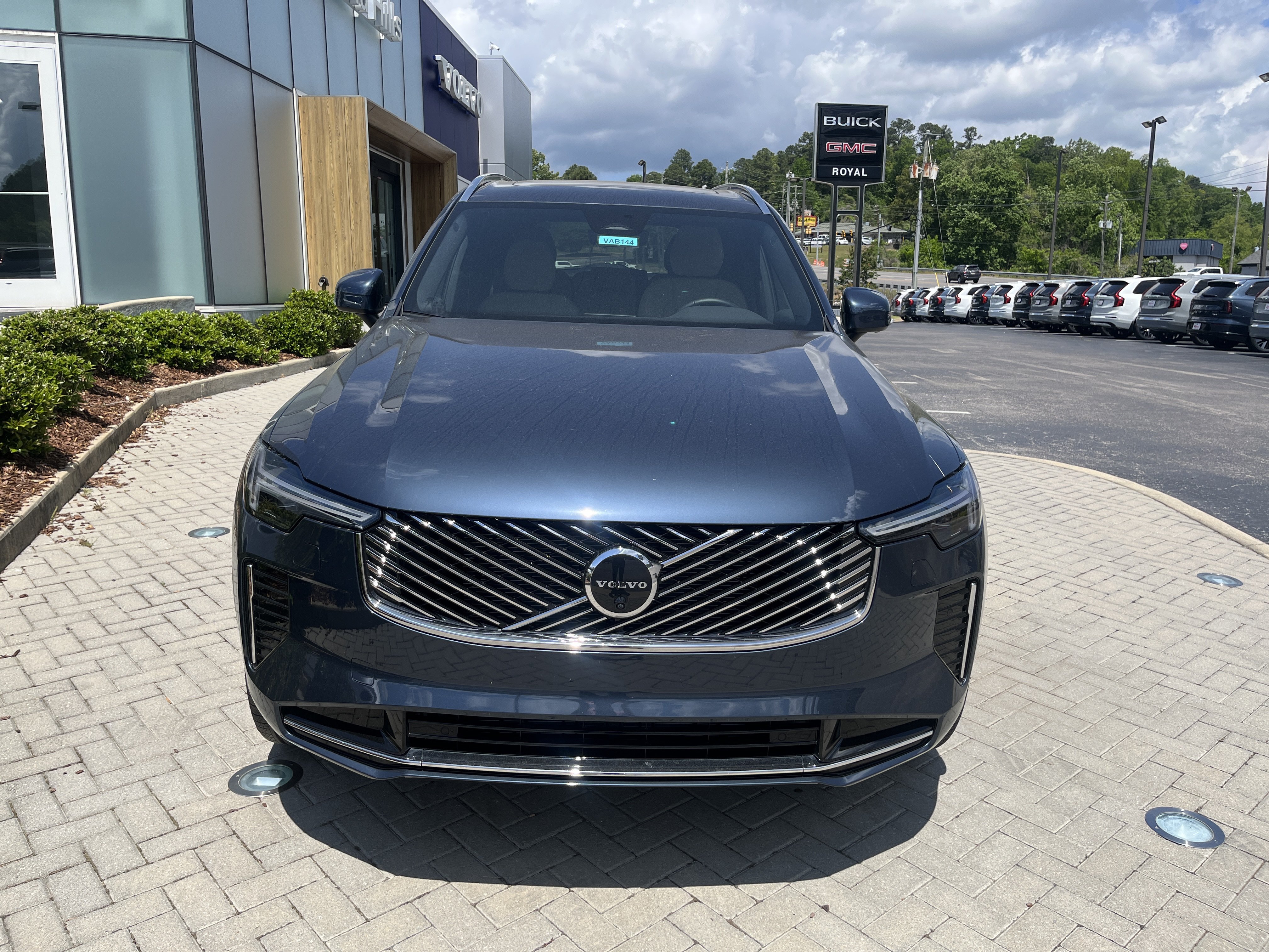 New 2026 Volvo XC90 B6 Plus w/ Protection Package Premier AWD/4WD image 7