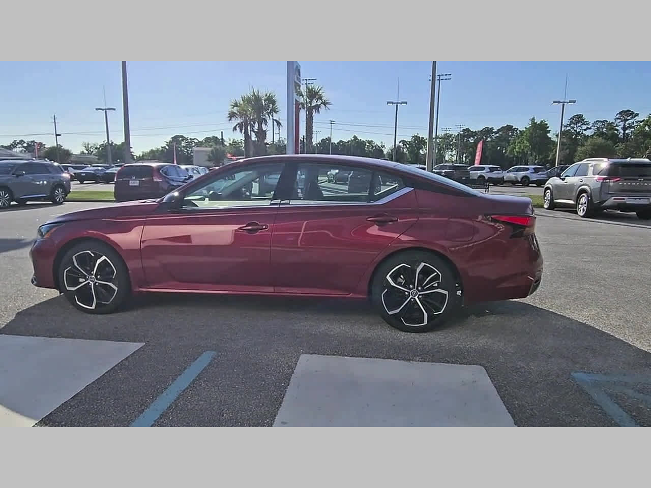 Used 2024 Nissan Altima 2.5 SR w/ SR Premium Package FWD image 25