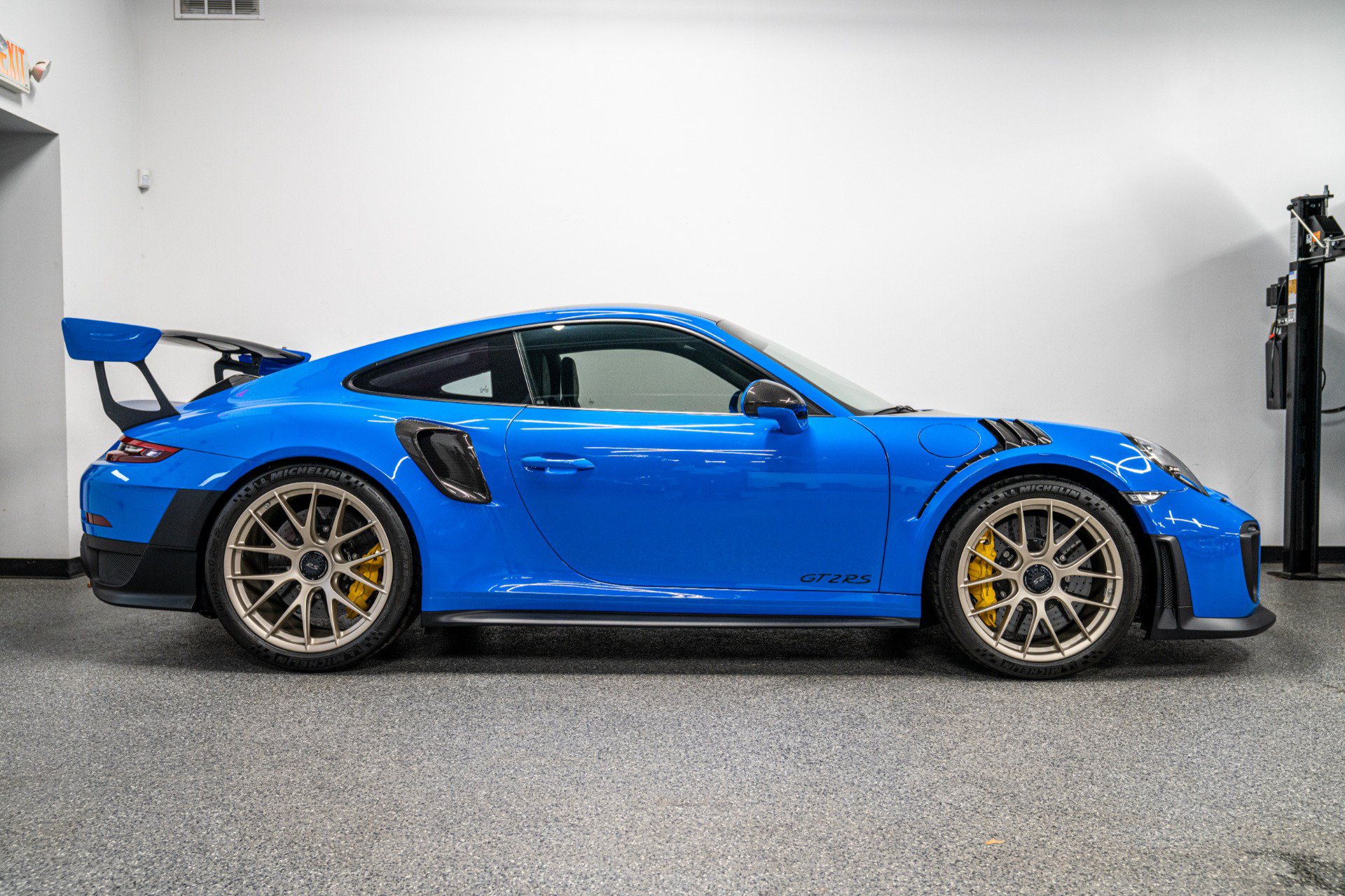 Used 2018 Porsche 911 GT2 RS RWD image 47