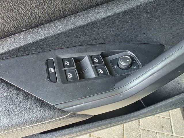 Used 2024 Volkswagen Jetta SE FWD image 18