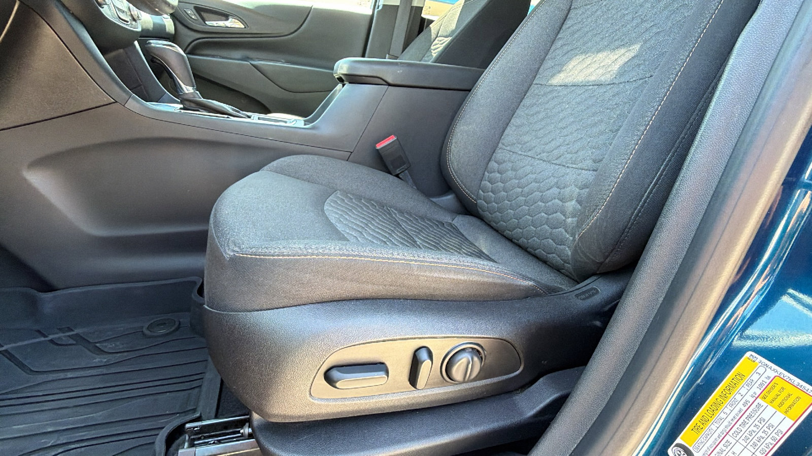Used 2019 Chevrolet Equinox LT w/ LPO, Floor Liner Package FWD image 10