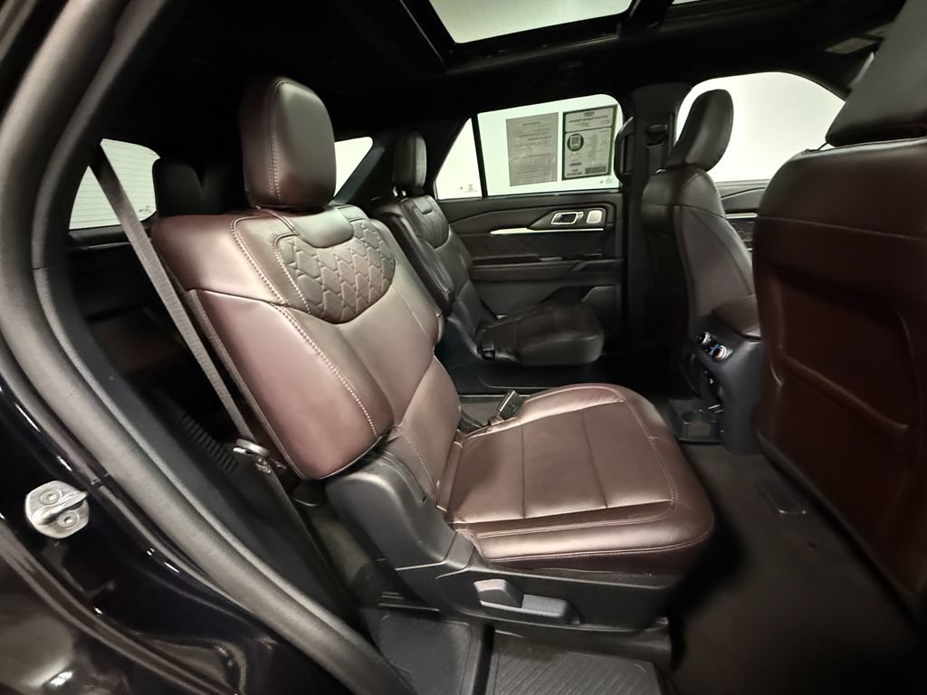 Used 2025 Ford Explorer Platinum w/ LUX Leather Package AWD/4WD image 14