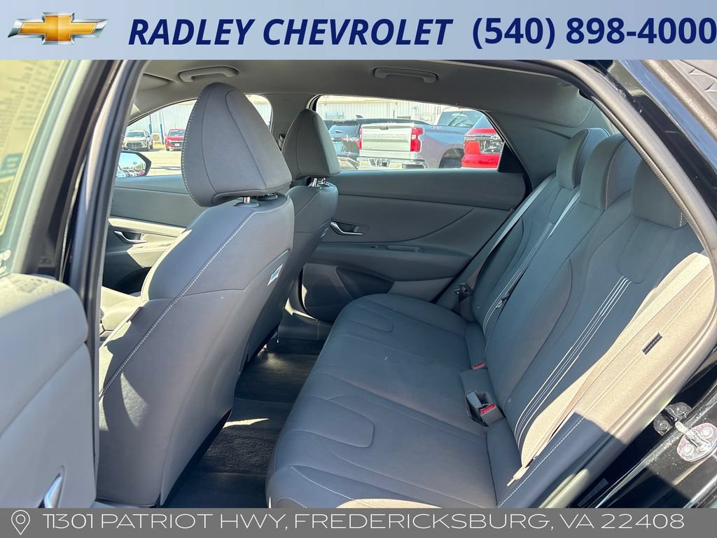 Used 2025 Hyundai Elantra Hybrid FWD image 12