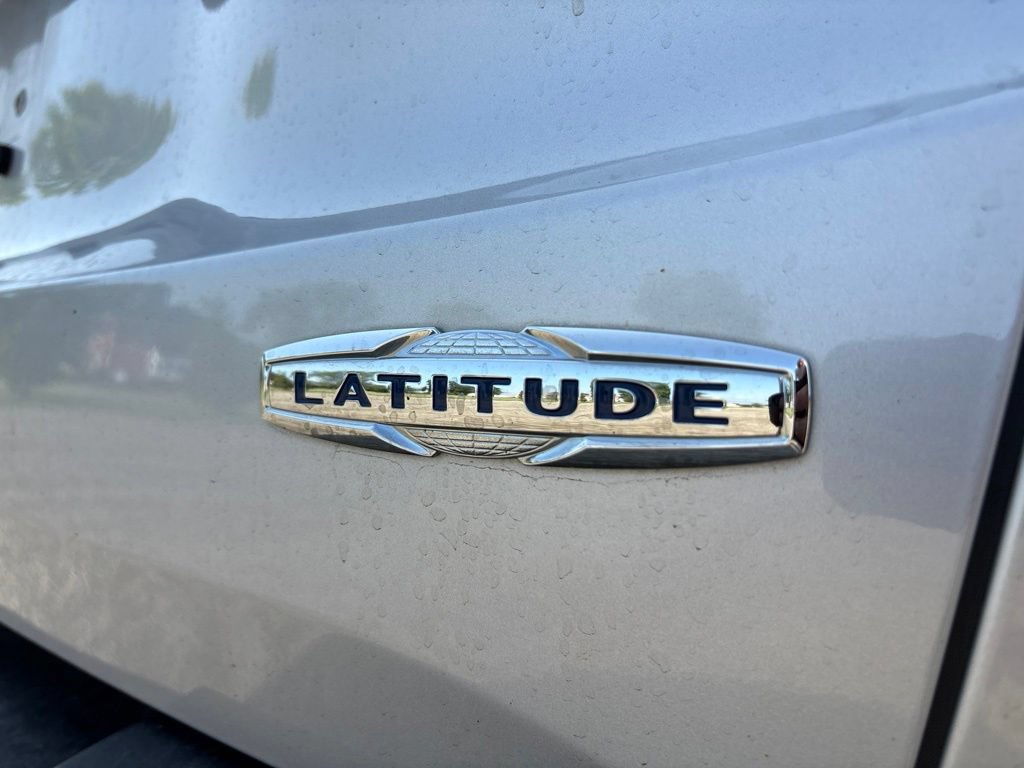 Used 2017 Jeep Renegade Latitude w/ Cold Weather Group AWD/4WD image 4