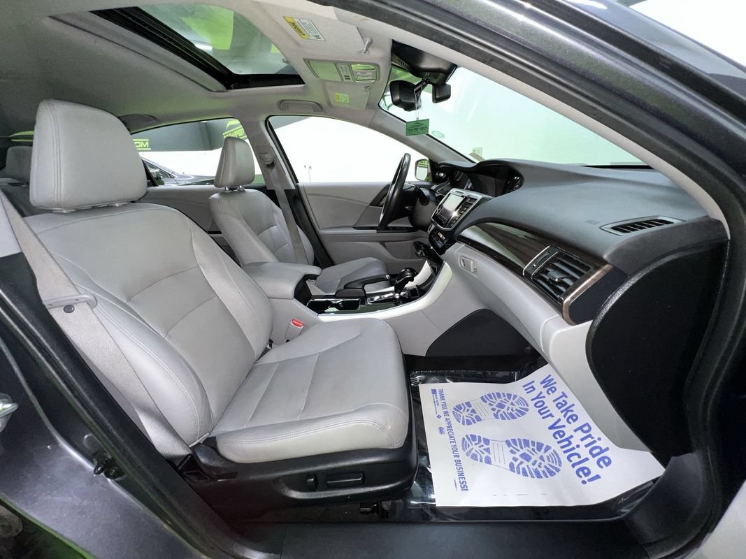 Used 2016 Honda Accord Touring image 30