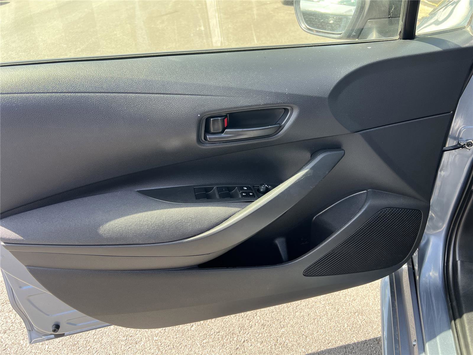 Used 2022 Toyota Corolla LE image 8