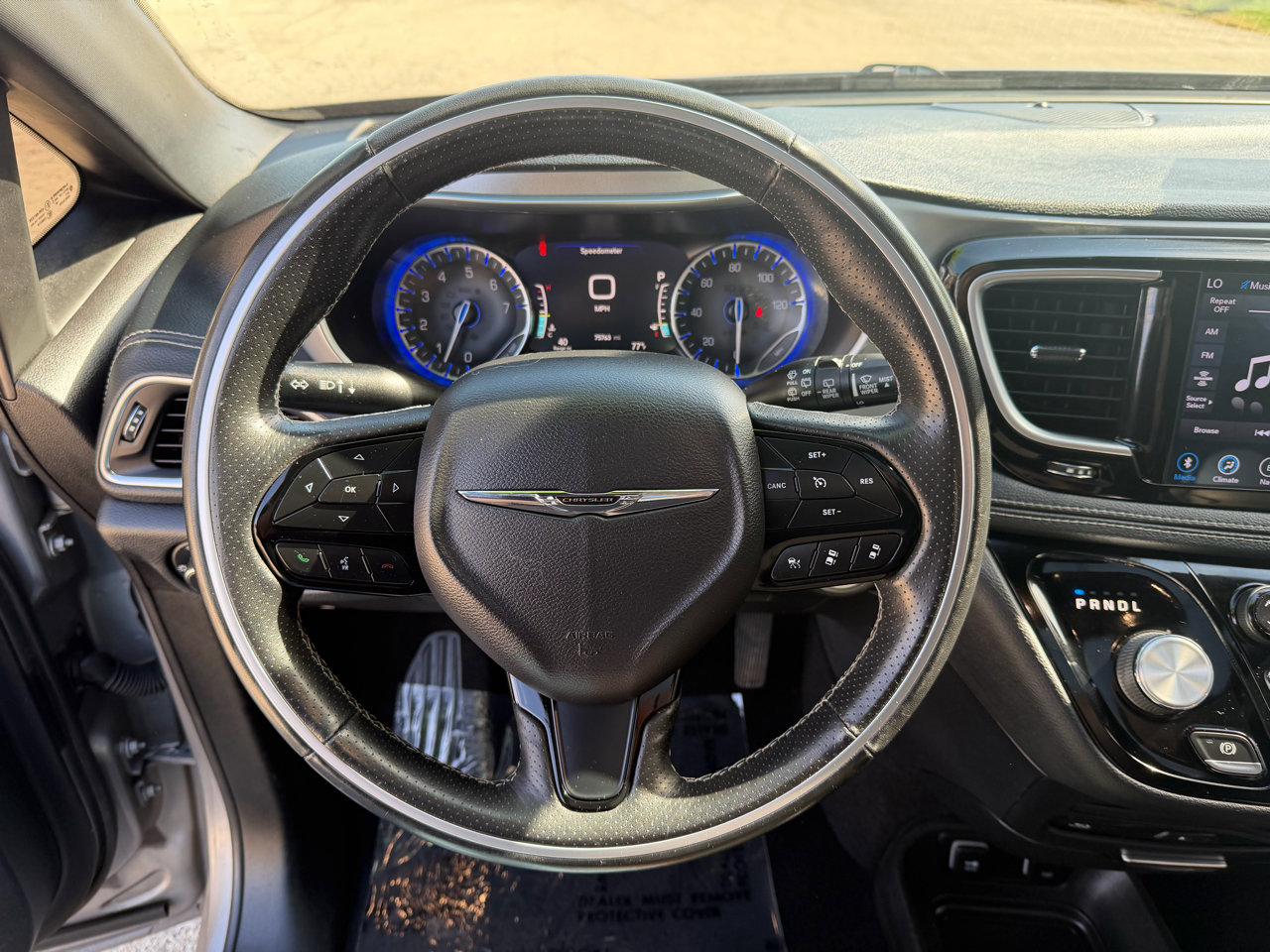 Used 2020 Chrysler Pacifica Limited w/ Advanced Safetytec Group image 18