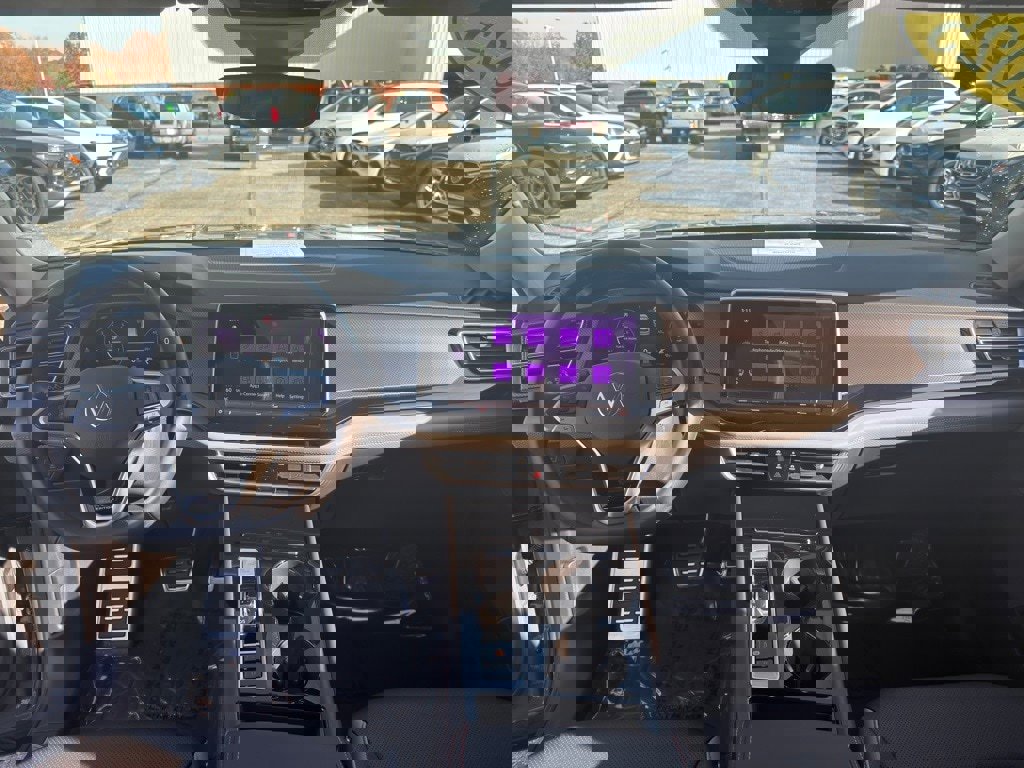 Used 2025 Volkswagen Atlas Peak Edition SE image 16