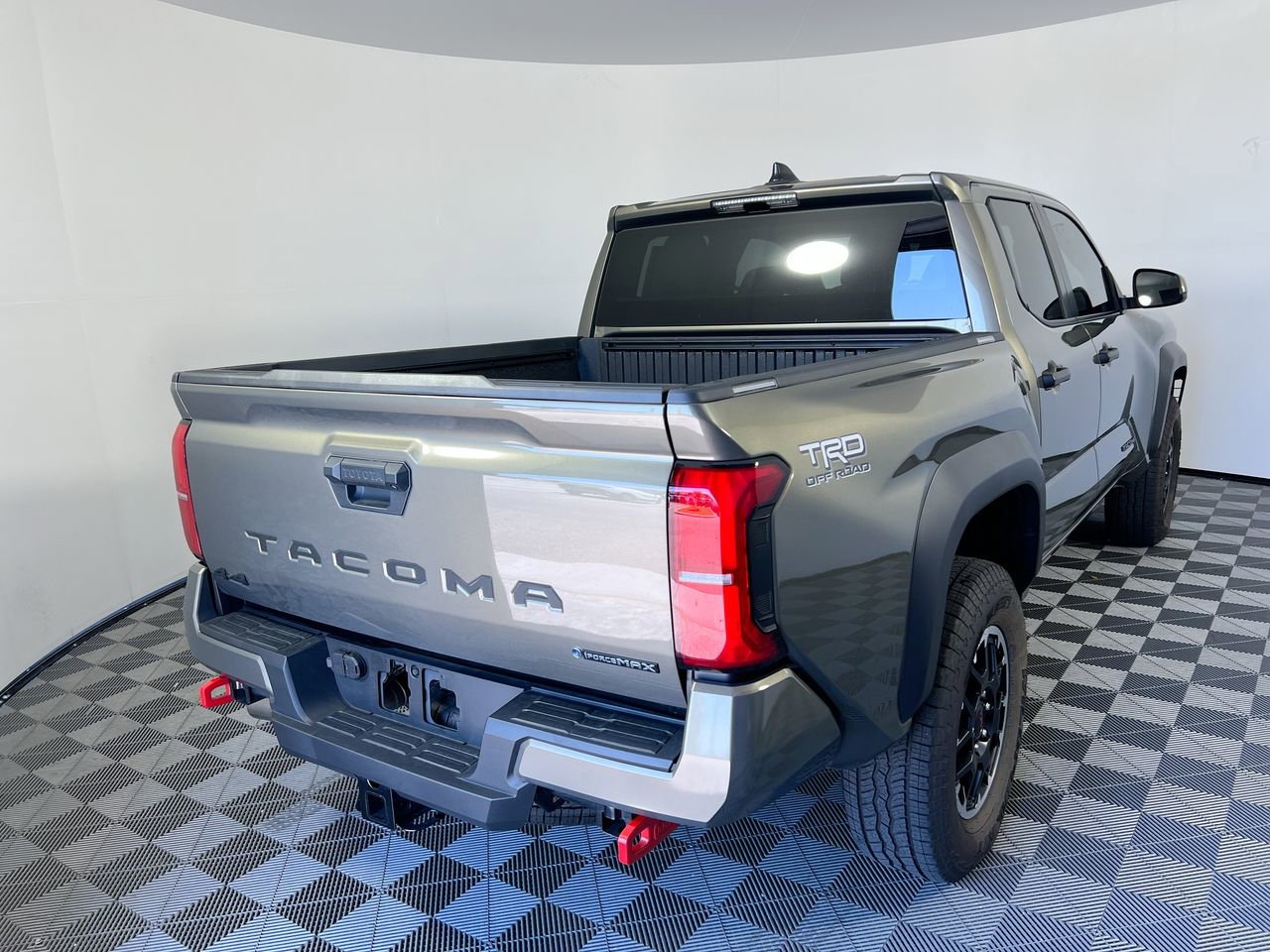Used 2025 Toyota Tacoma TRD Off-Road AWD/4WD image 3