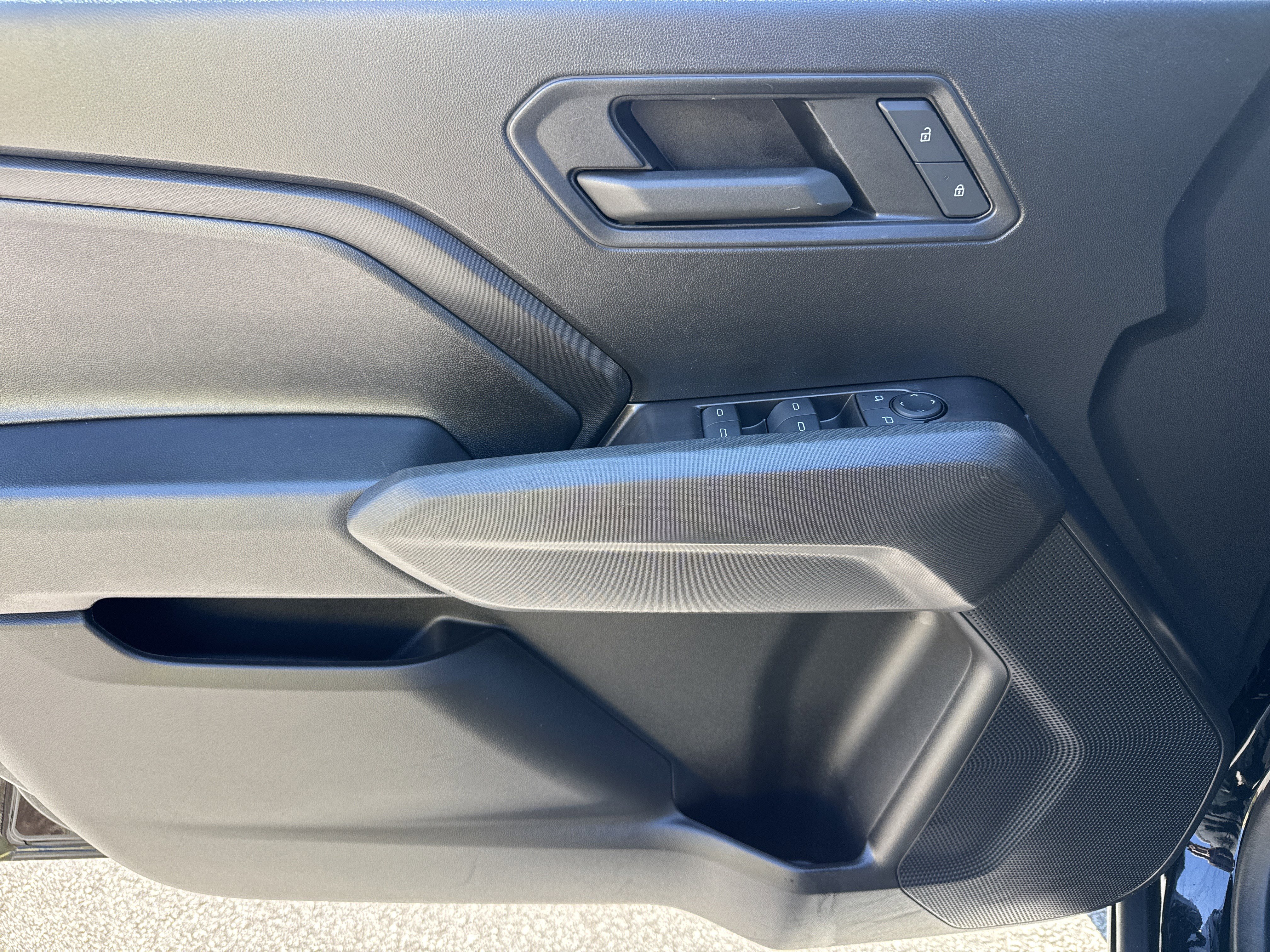 Used 2024 Chevrolet Colorado W/T image 14