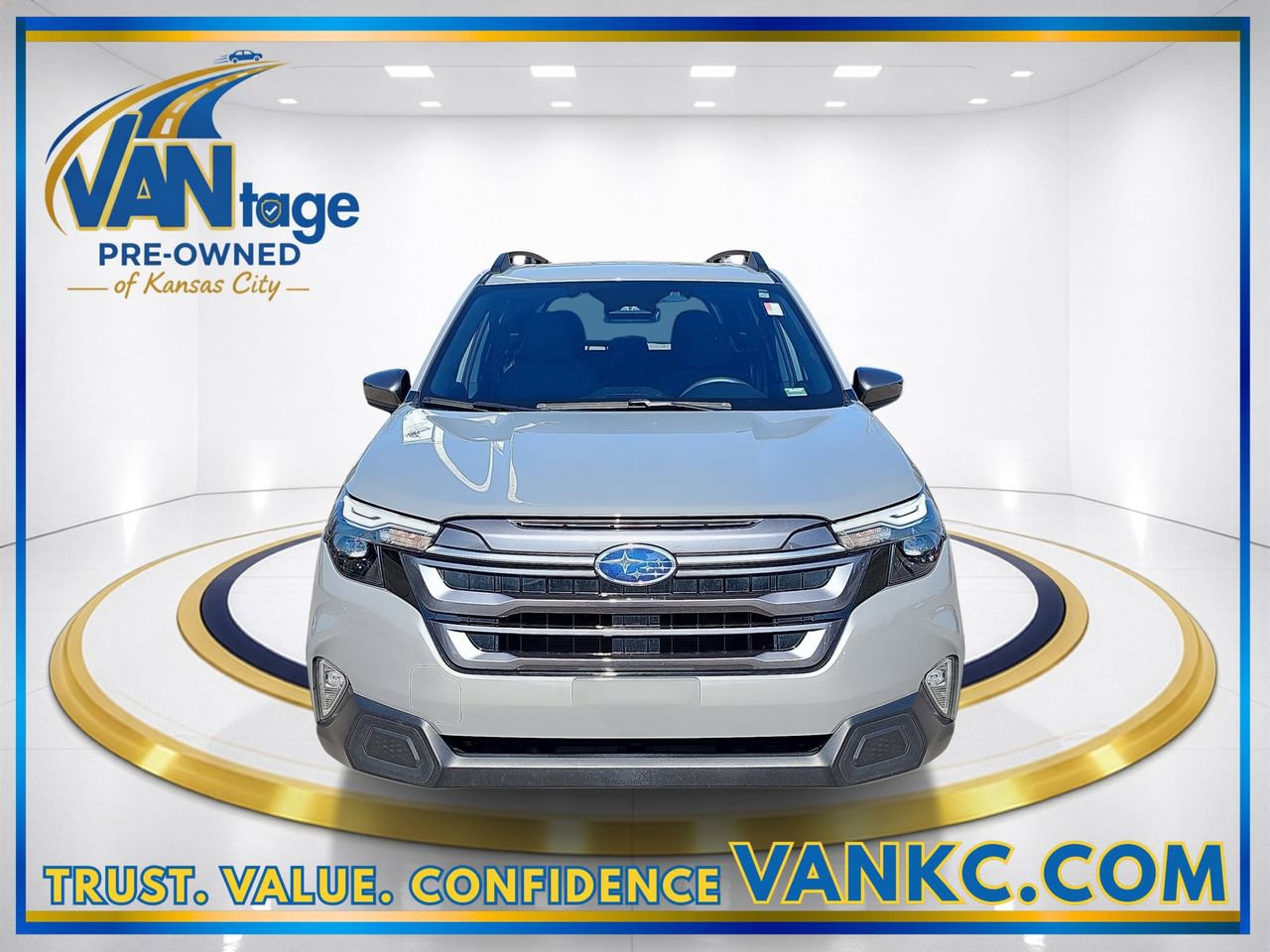 Used 2025 Subaru Forester Premium image 2