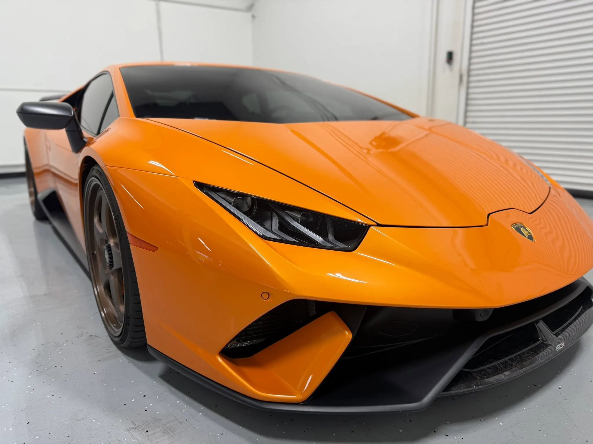 Used 2018 Lamborghini Huracan Performante AWD/4WD image 22