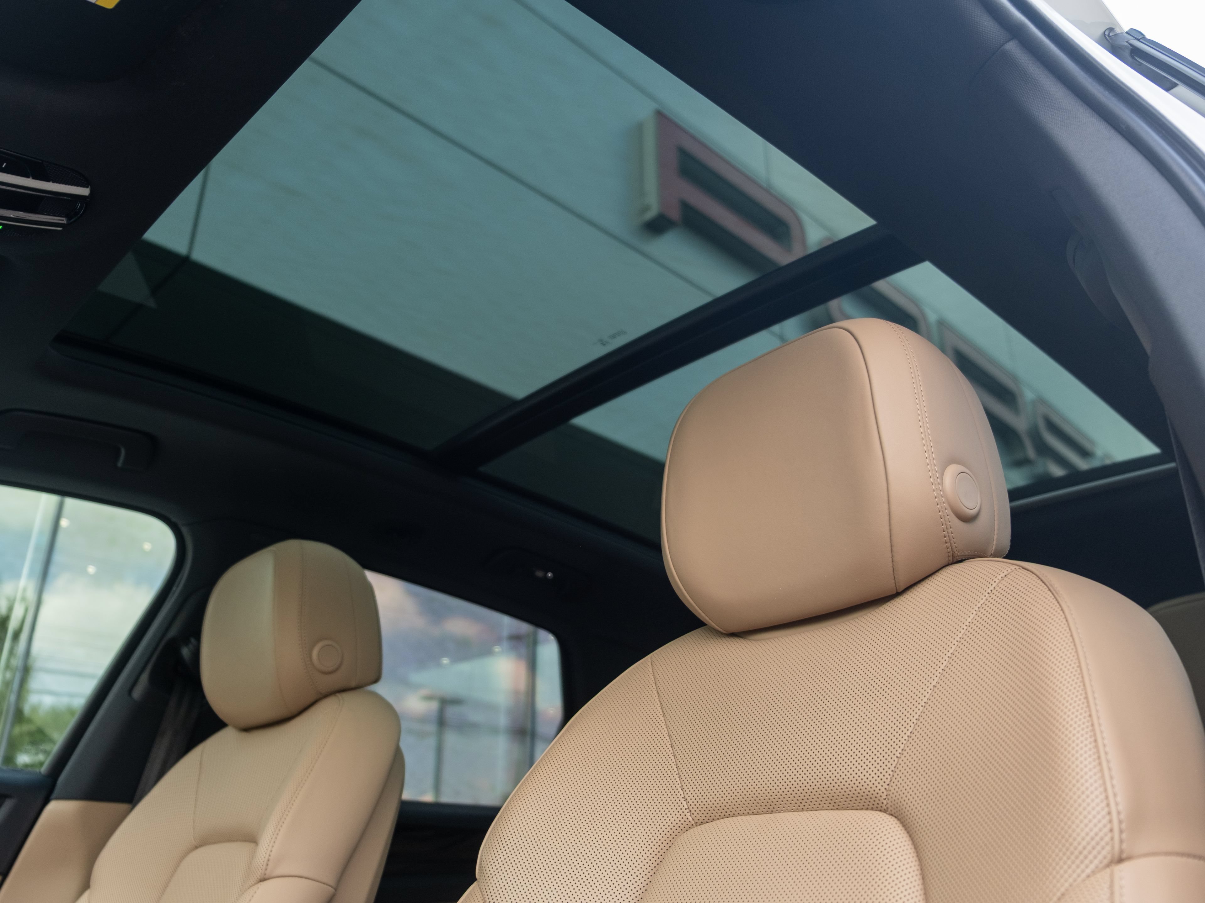 Certified 2023 Porsche Cayenne AWD/4WD image 38