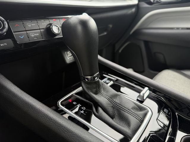 Used 2025 Jeep Compass Limited AWD/4WD image 19