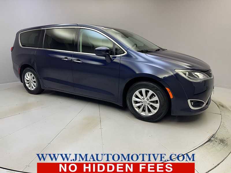Used 2018 Chrysler Pacifica Touring Plus FWD image 7