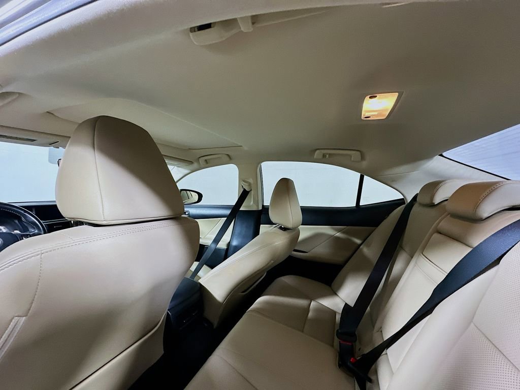 Used 2017 Lexus IS 200t w/ Premium Package image 13