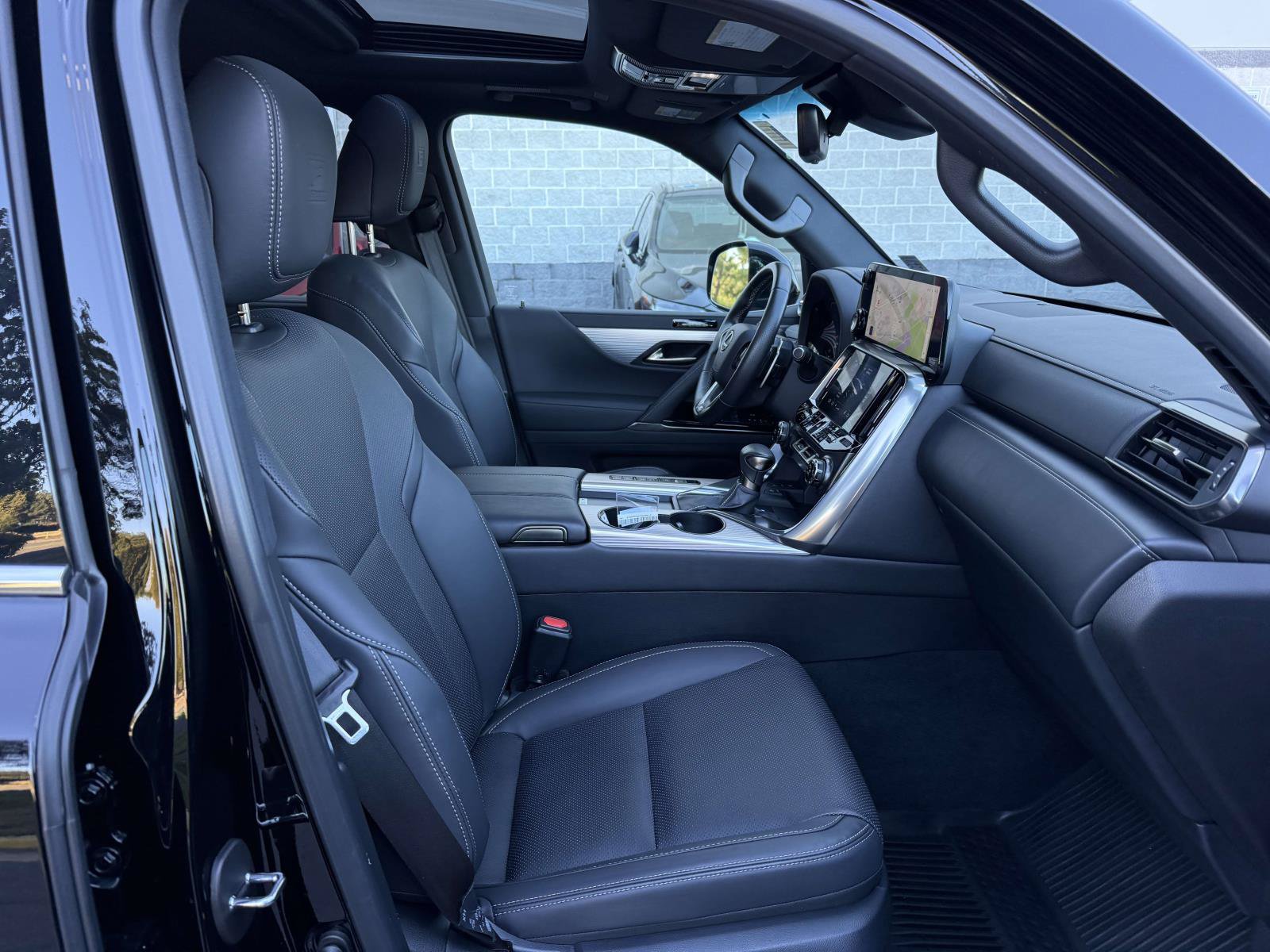 Used 2024 Lexus LX 600 F Sport AWD/4WD image 14