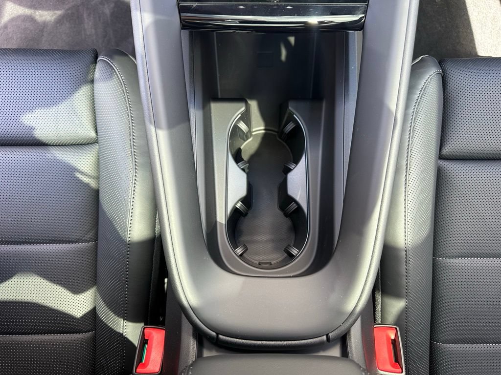 Used 2026 Porsche Macan Electric RWD image 28