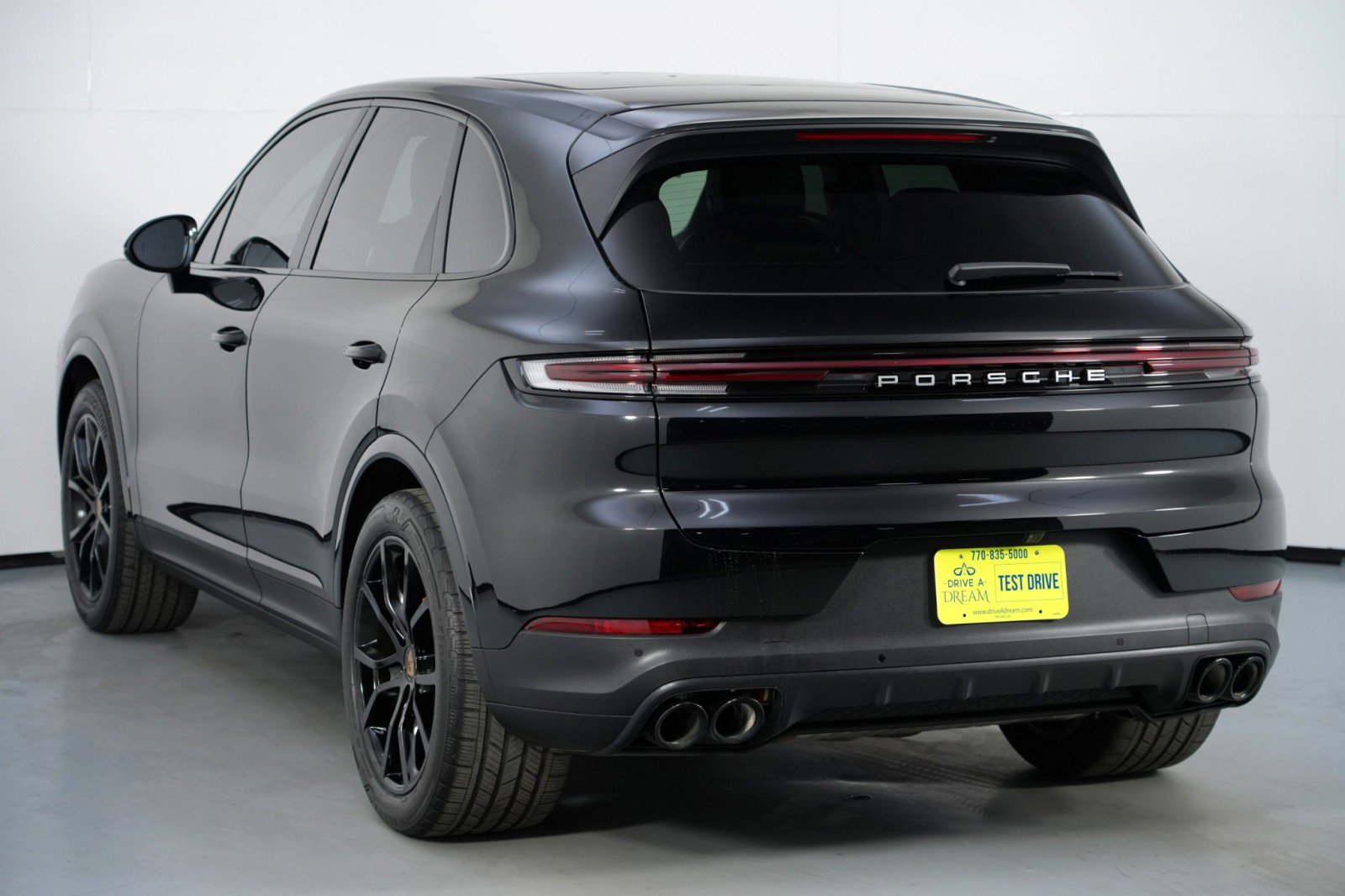 Used 2024 Porsche Cayenne w/ Sport Chrono Package image 50