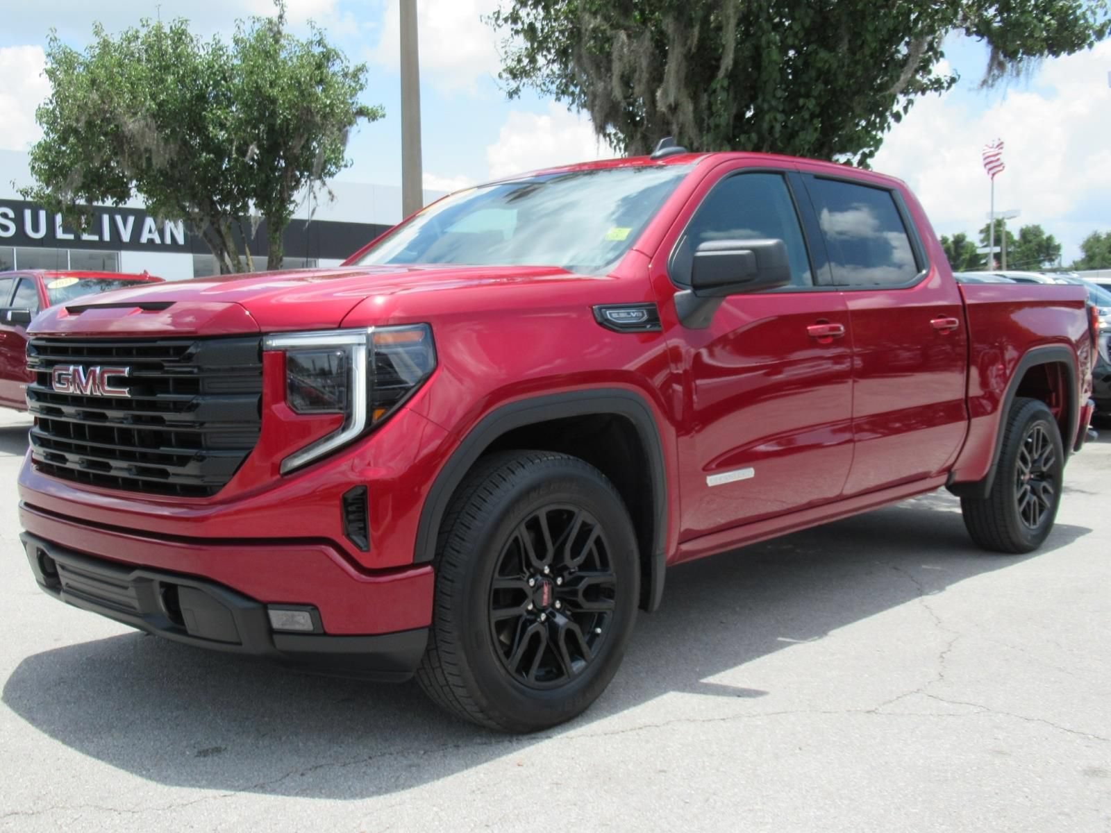 Used 2024 GMC Sierra 1500 Elevation RWD image 3