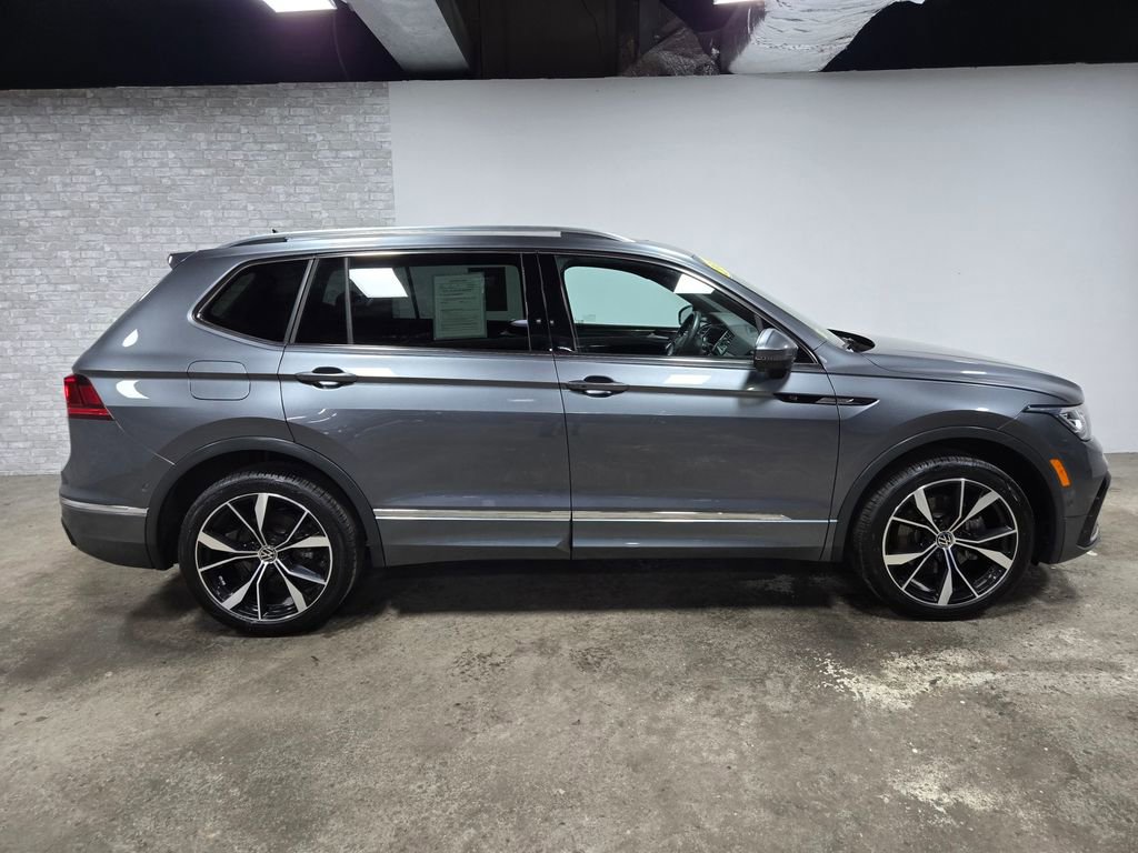 Used 2022 Volkswagen Tiguan SEL R-Line AWD/4WD image 3