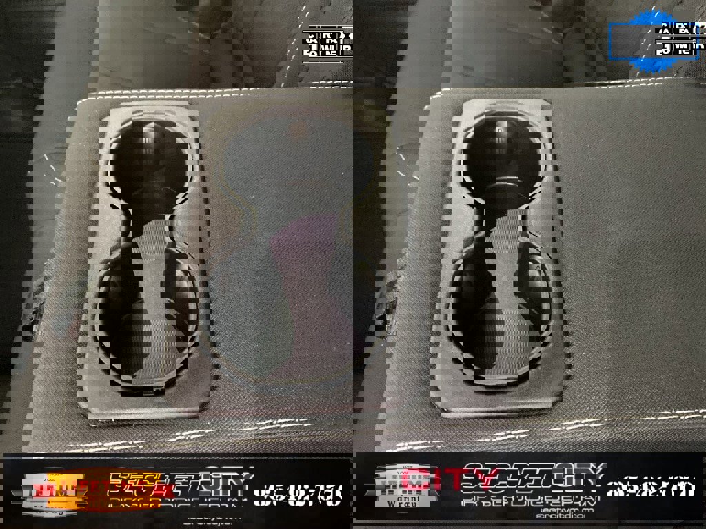 Used 2023 Jeep Grand Cherokee Laredo image 27