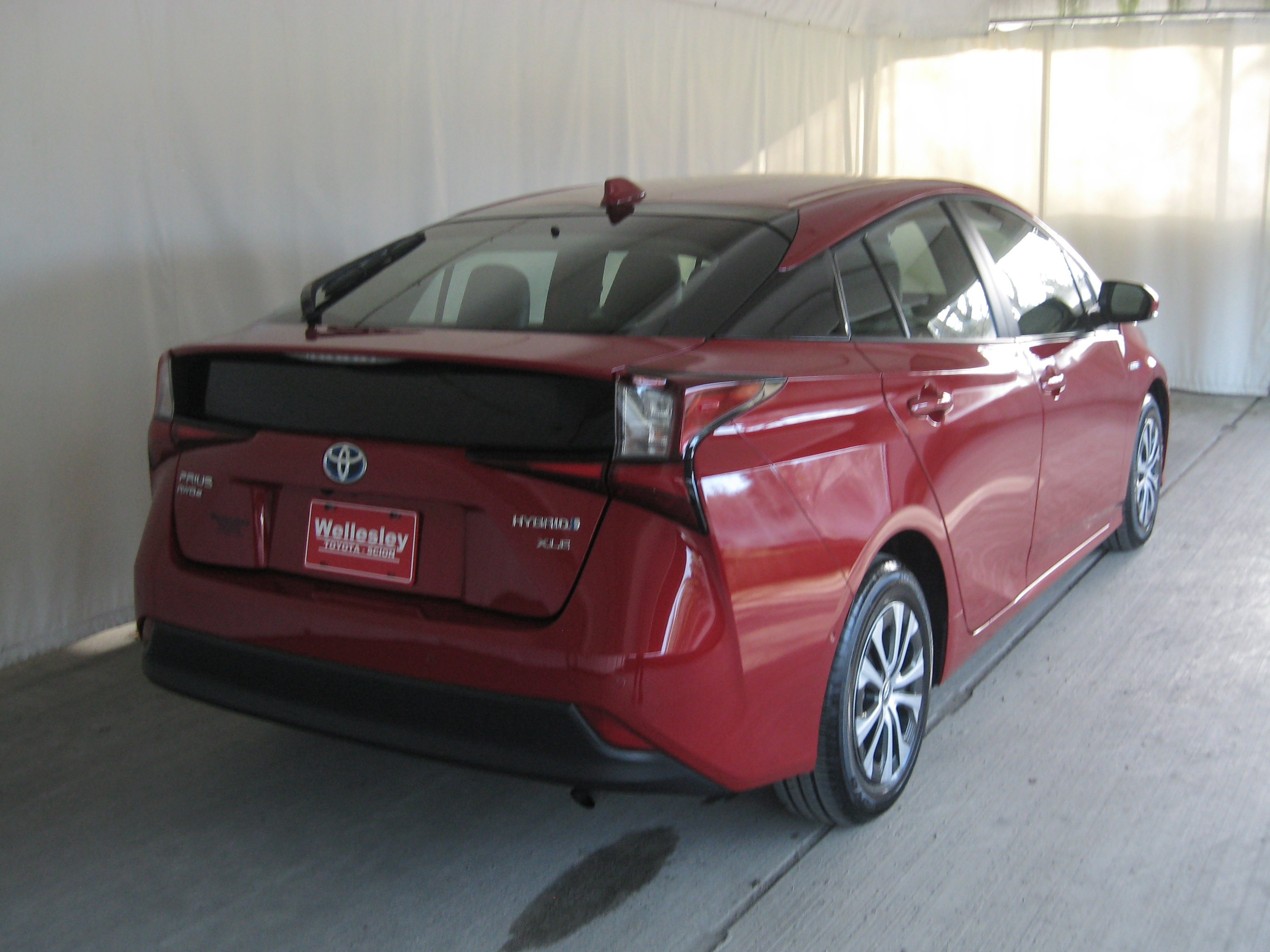 Used 2021 Toyota Prius XLE w/ Advanced Technology Package image 6