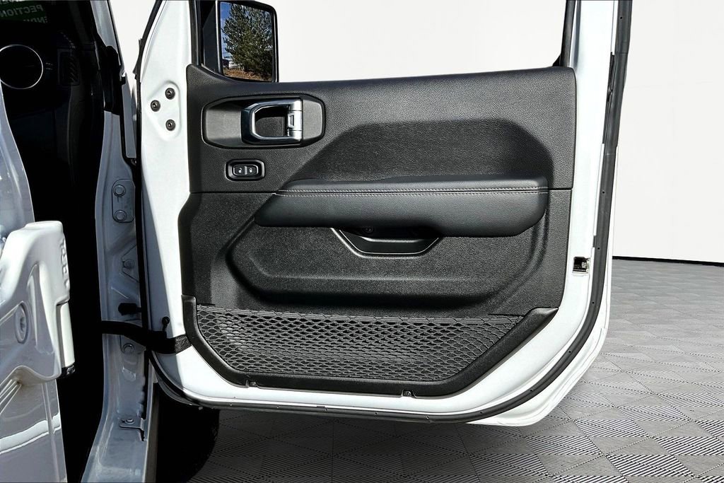 Used 2021 Jeep Gladiator Overland w/ Popular Equipment Package image 19