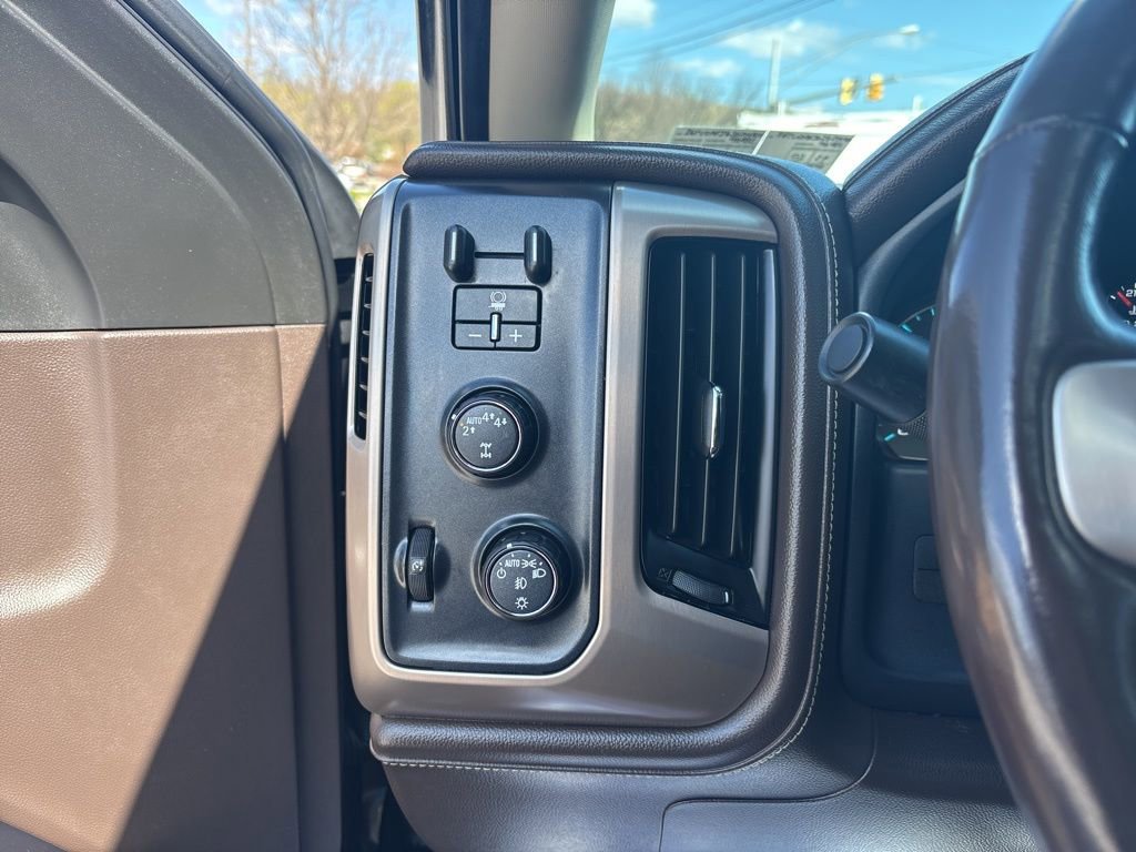 Used 2018 GMC Sierra 1500 Denali w/ Denali Ultimate Package AWD/4WD image 16