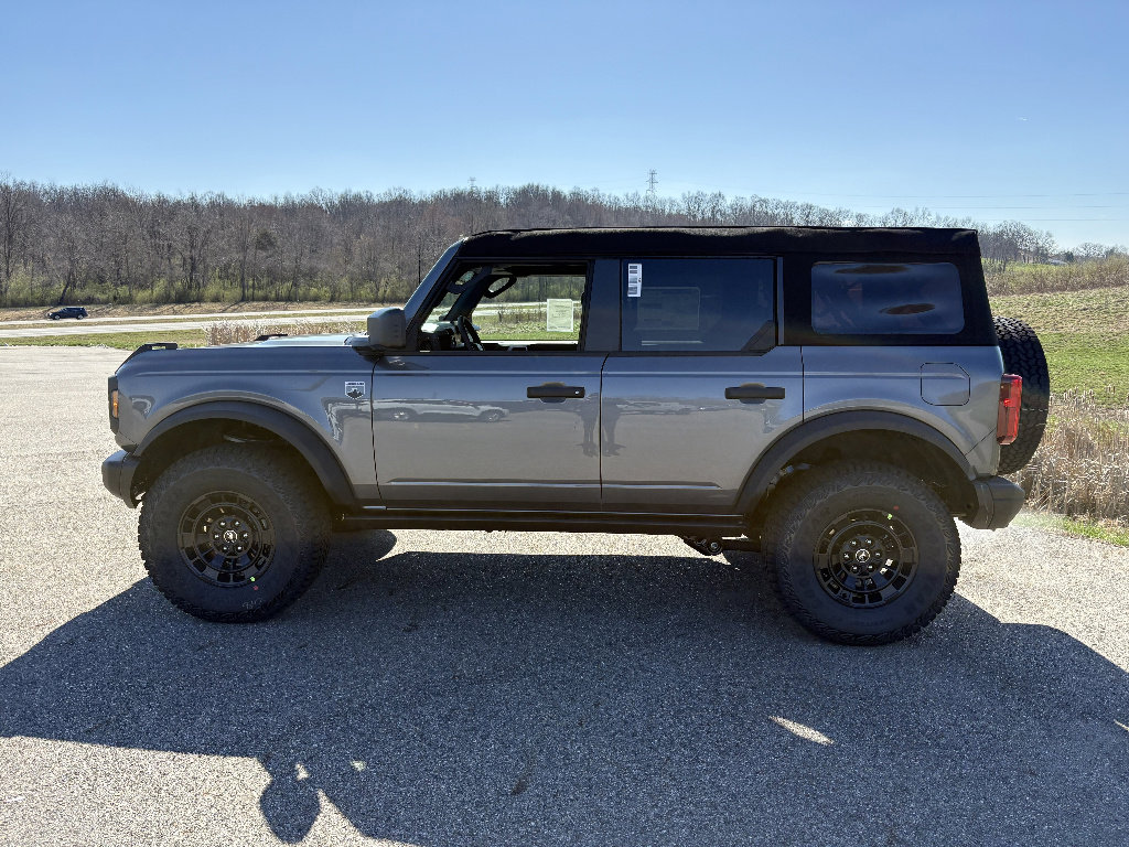 New 2026 Ford Bronco Big Bend w/ Black Diamond Package image 2