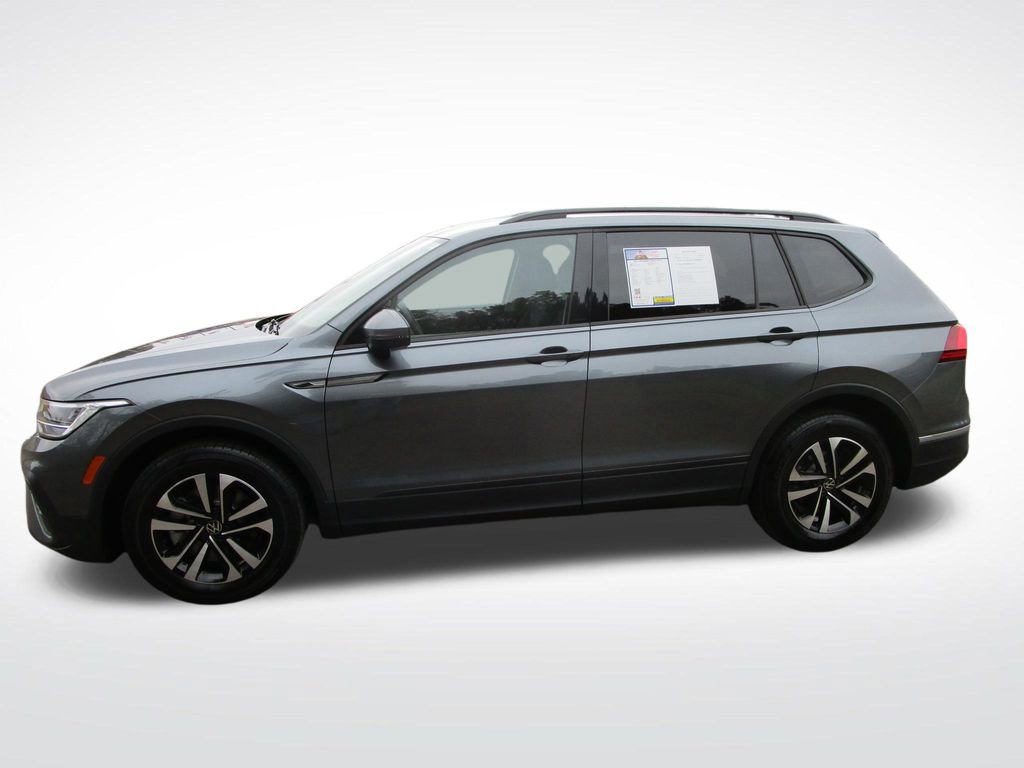 Used 2024 Volkswagen Tiguan S image 2