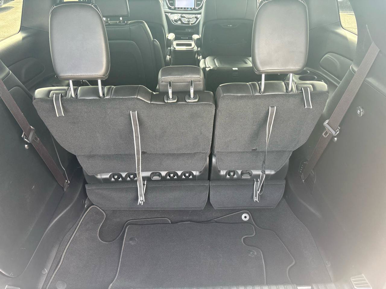 Used 2026 Chrysler Pacifica Select FWD image 48