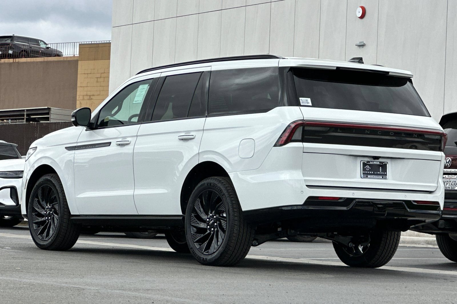 New 2026 Lincoln Navigator Reserve w/ Jet Appearance Package AWD/4WD image 5
