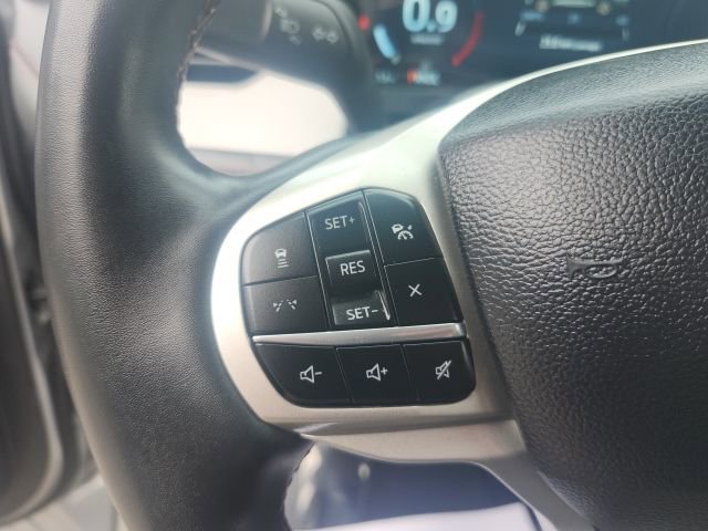 Used 2025 Ford Explorer Active image 29