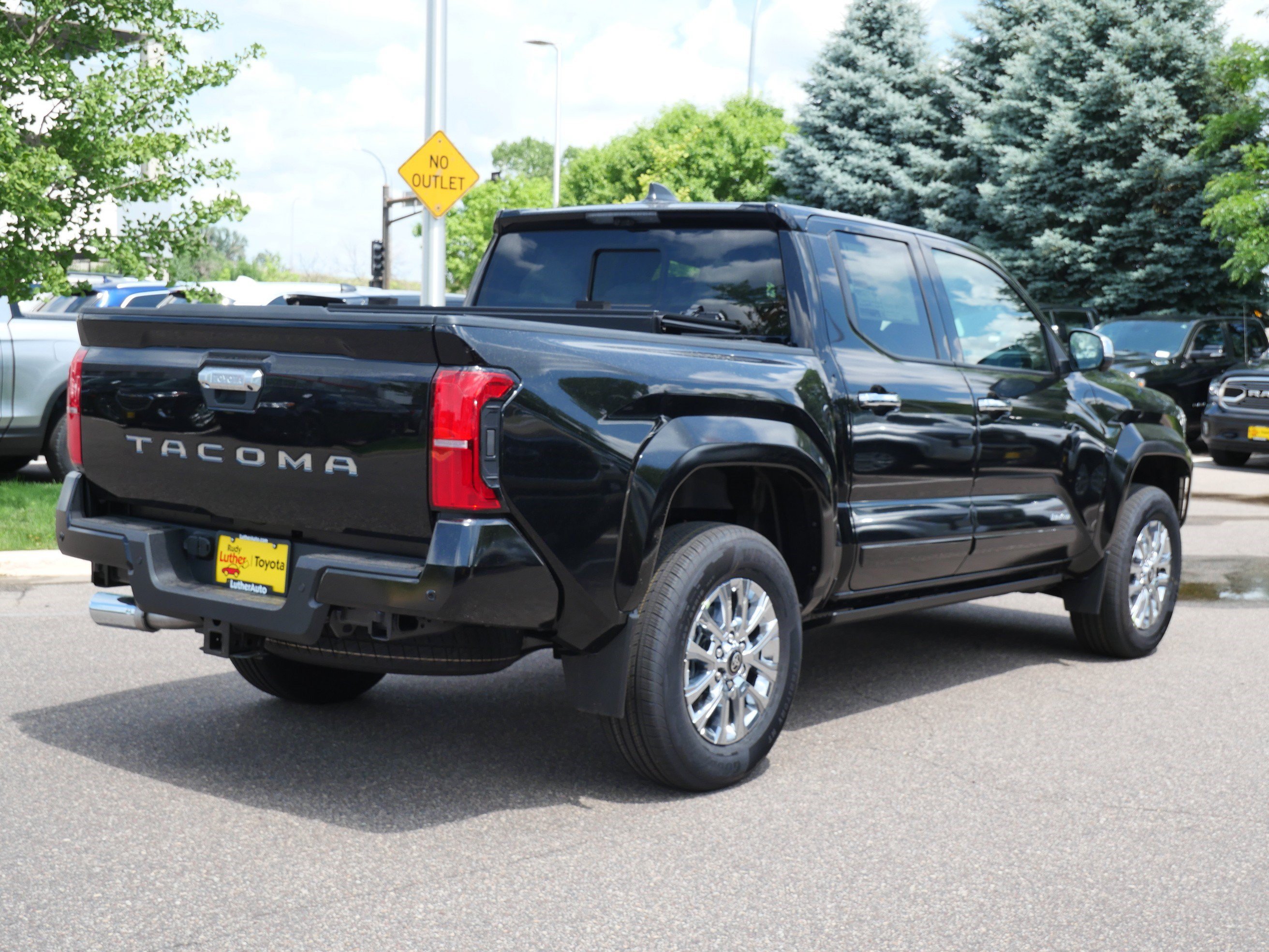 New 2026 Toyota Tacoma Limited AWD/4WD image 4