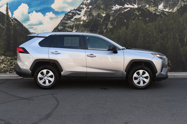 Certified 2024 Toyota RAV4 LE AWD/4WD image 2